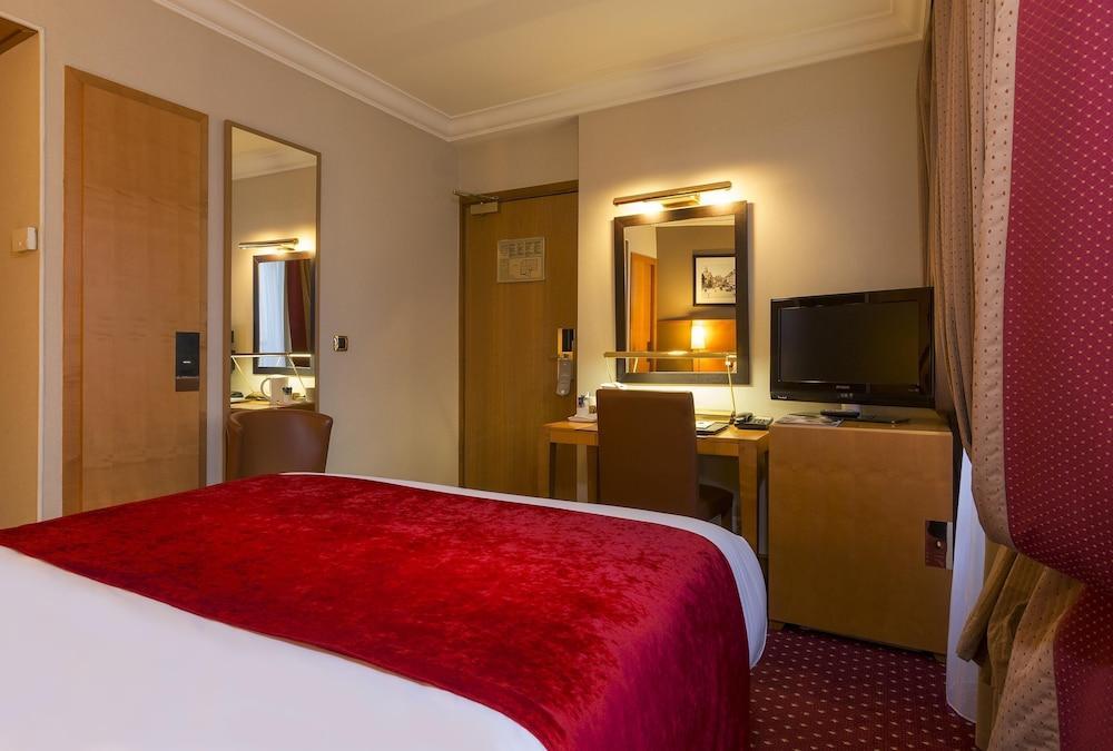 Hotel Royal Saint Michel - Tap to explore photos
