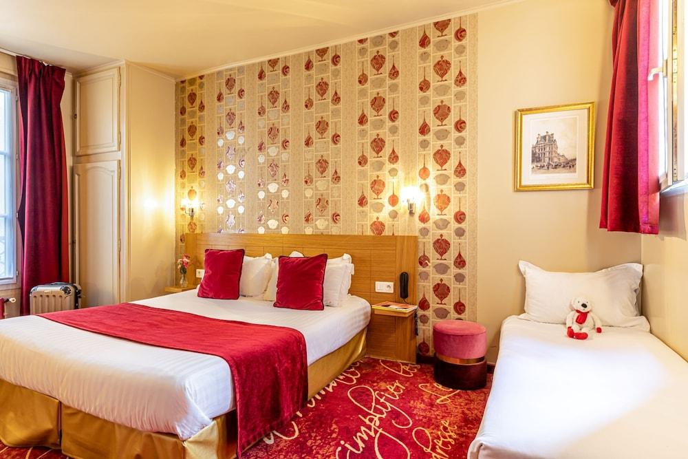 Hotel Romance Malesherbes by Patrick Hayat Room Type - Triple Room (Chambre Dumas)