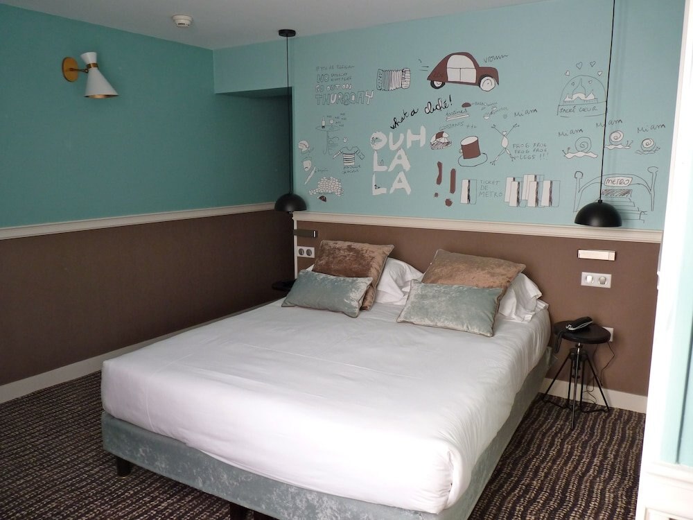 Hôtel Les 3 Poussins Room Type - Superior Room