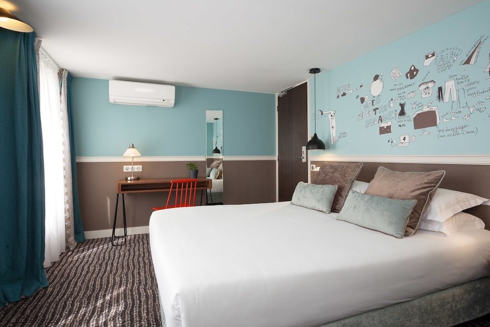 Hôtel Les 3 Poussins Room Type - Triple Room