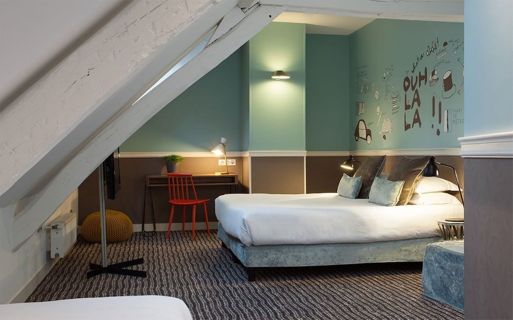 Hôtel Les 3 Poussins Room Type - Room - Sacre Coeur View
