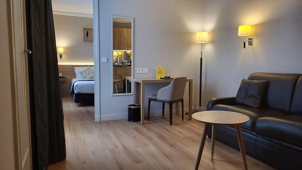 Hotel Magda Champs Elysées Room Type - Suite
