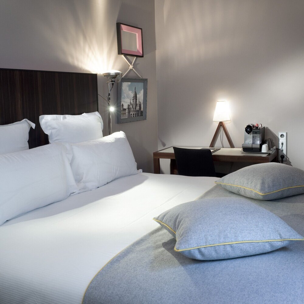 Hotel Saint Dominique Room Type - Adjacent rooms, unconnected