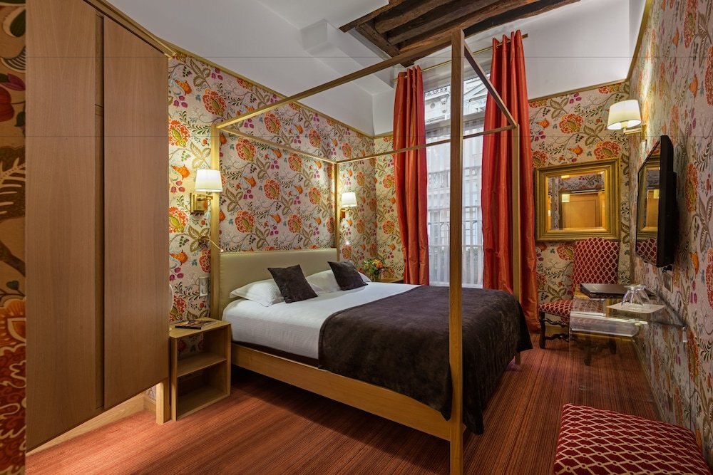 Hôtel Saint Paul Rive Gauche Room Type - Romantic Room (Baldaquin / Four-Poster Bed) Hôtel Saint Paul Rive Gauche Room Type - Romantic Room (Baldaquin / Four-Poster Bed)