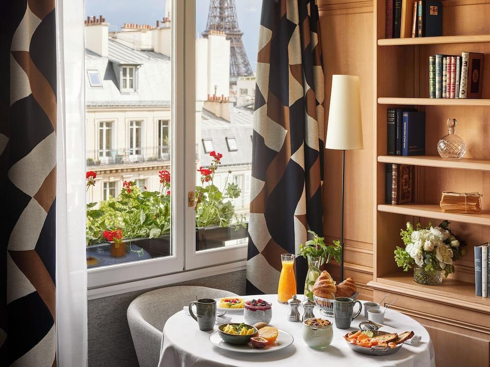 Sofitel Paris Baltimore Tour Eiffel Hotel Room Type - Signature Suite, 1 King Bed, Tower (Eiffel Tower View)