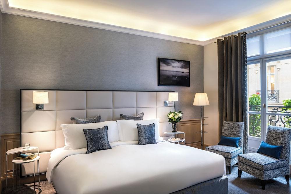 Sofitel Paris Baltimore Tour Eiffel Hotel Room Type - Luxury Room, 1 Queen Bed