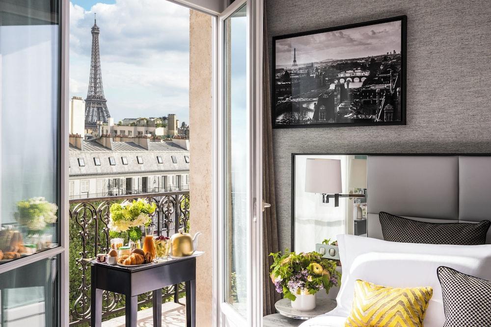 Sofitel Paris Baltimore Tour Eiffel Hotel Room Type - Luxury Junior Suite, 1 King Bed, Balcony (Eiffel Tower View)