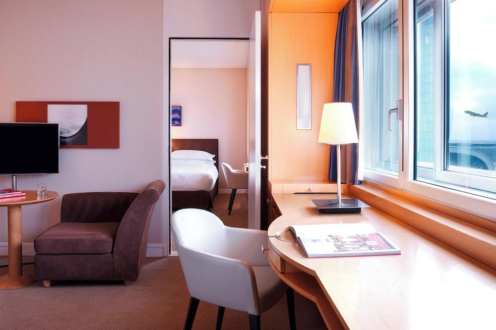 Sheraton Paris Airport Hotel & Conference Centre - Tap to explore photos