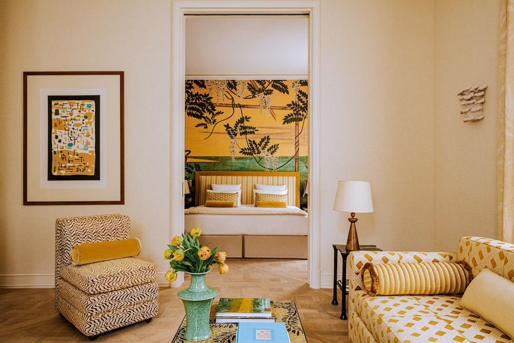 Saint James Paris - Relais & Chateaux Room Type - Junior Suite