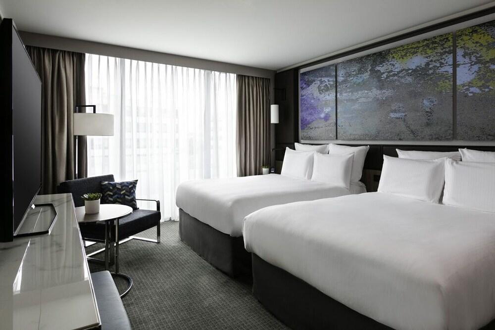 Pullman Paris Centre-Bercy Room Type - PREMIUM SUPERIOR FAMILY ROOM, 2 double beds