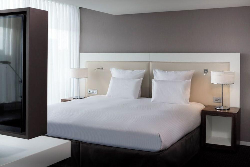 Pullman Paris Centre-Bercy Room Type - Junior Suite, 1 Double Bed
