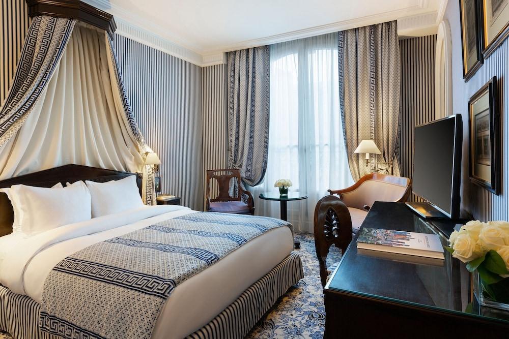 Le Dokhan’s Paris Arc de Triomphe, a Tribute Portfolio Hotel Room Type - Room, 1 Queen Bed