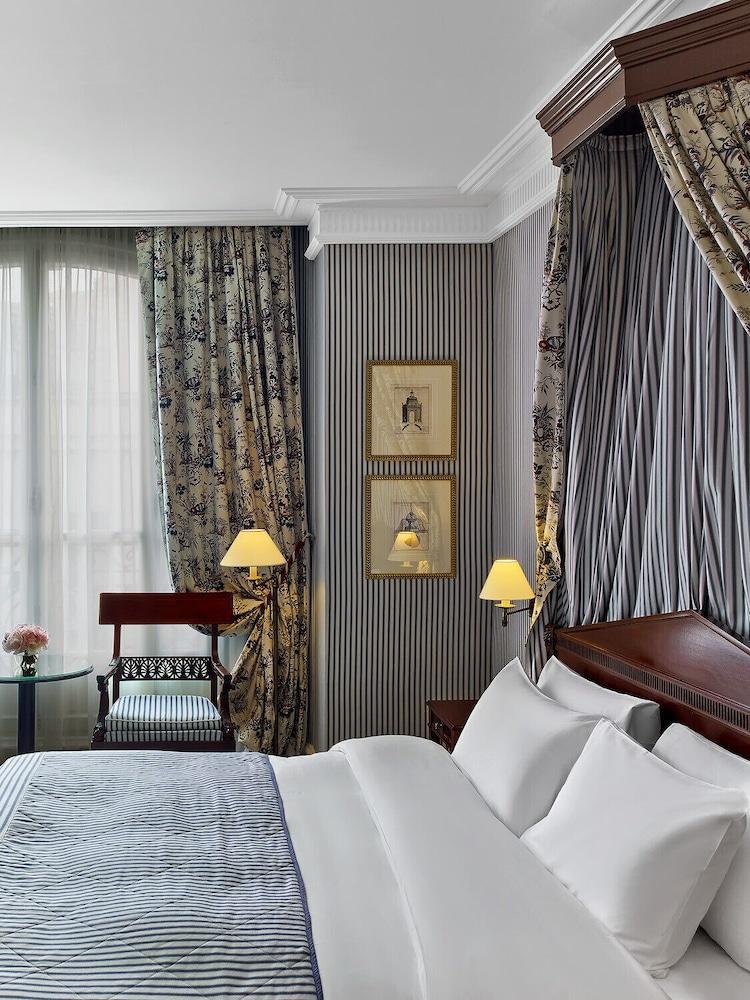 Le Dokhan’s Paris Arc de Triomphe, a Tribute Portfolio Hotel - Tap to explore photos