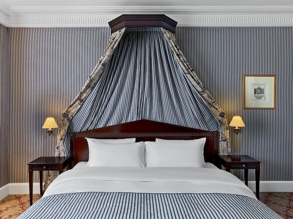 Le Dokhan’s Paris Arc de Triomphe, a Tribute Portfolio Hotel Room Type - Deluxe Room, 1 Queen Bed