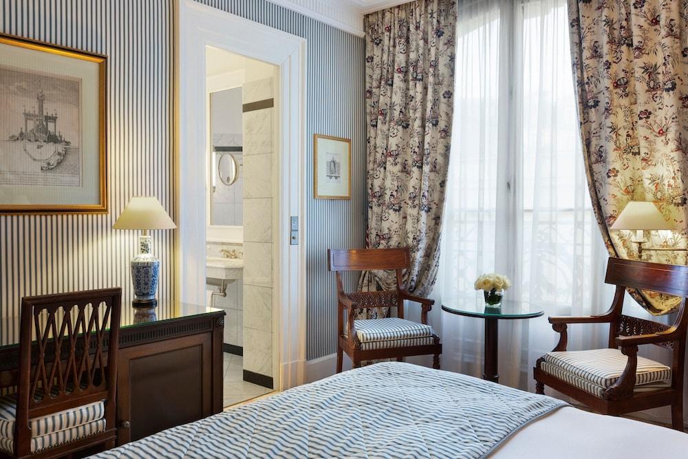 Le Dokhan’s Paris Arc de Triomphe, a Tribute Portfolio Hotel - Tap to explore photos