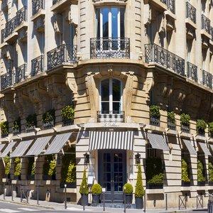 Le Dokhan’s Paris Arc de Triomphe, a Tribute Portfolio Hotel - Tap to explore photos