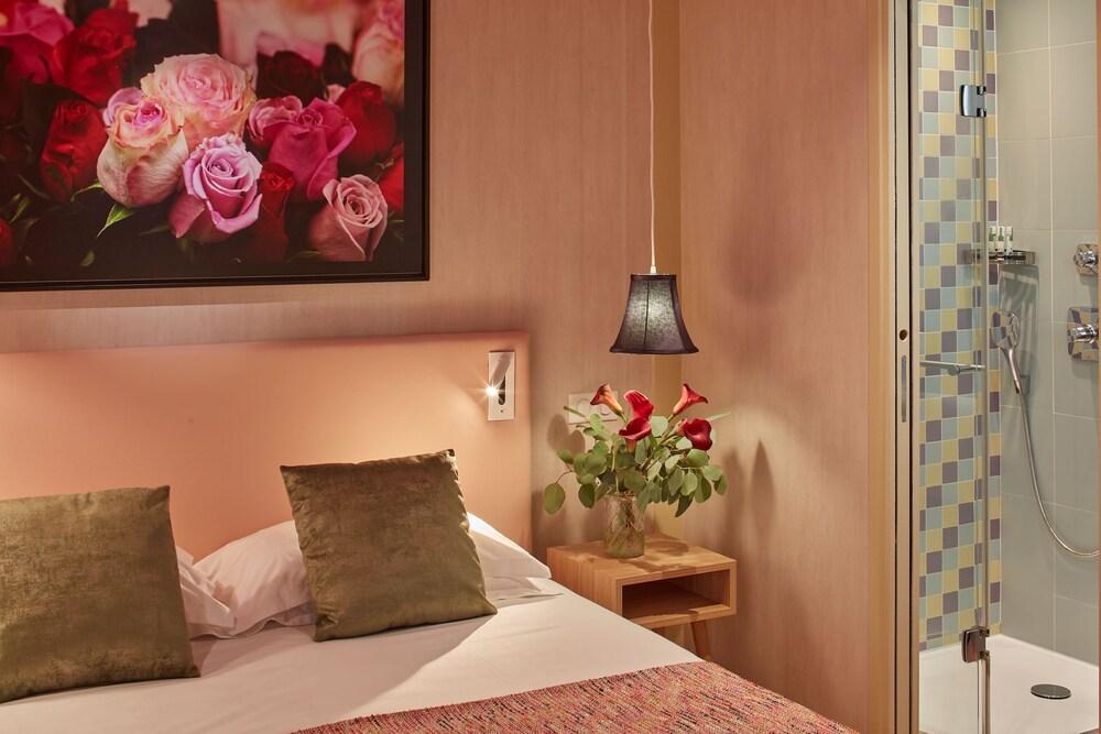 Hotel Atmospheres - Tap to explore photos