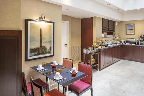 Best Western Plus Hotel Sydney Opera - Tap to explore photos