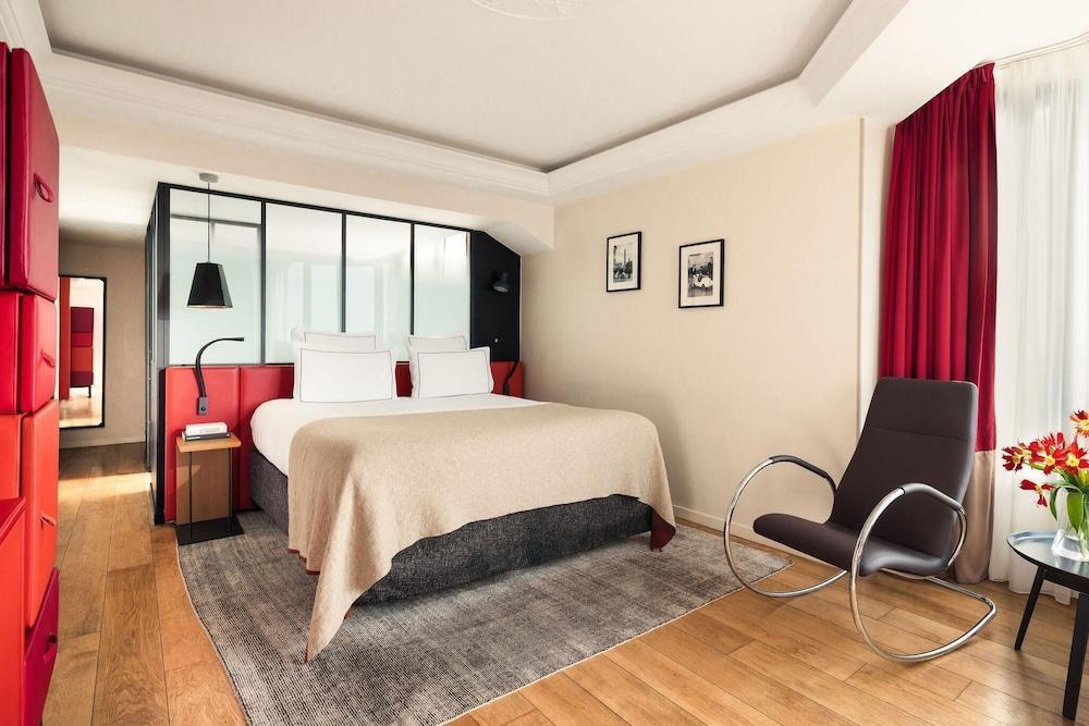 Terrass Hotel Room Type - Privilege Room - Eiffel Tower view Terrass Hotel Room Type - Privilege Room - Eiffel Tower view