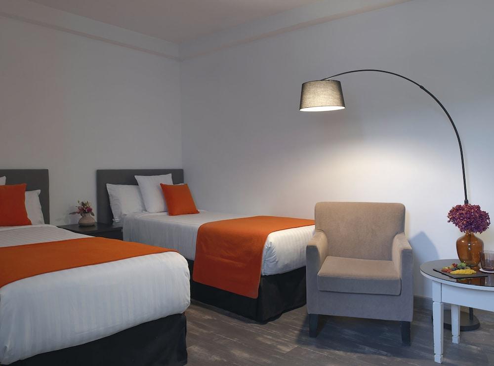 Hotel Paris Opera managed by Melia Room Type - Family Room