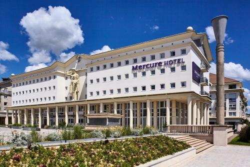 Hotel Mercure Marne la vall - Tap to explore photos