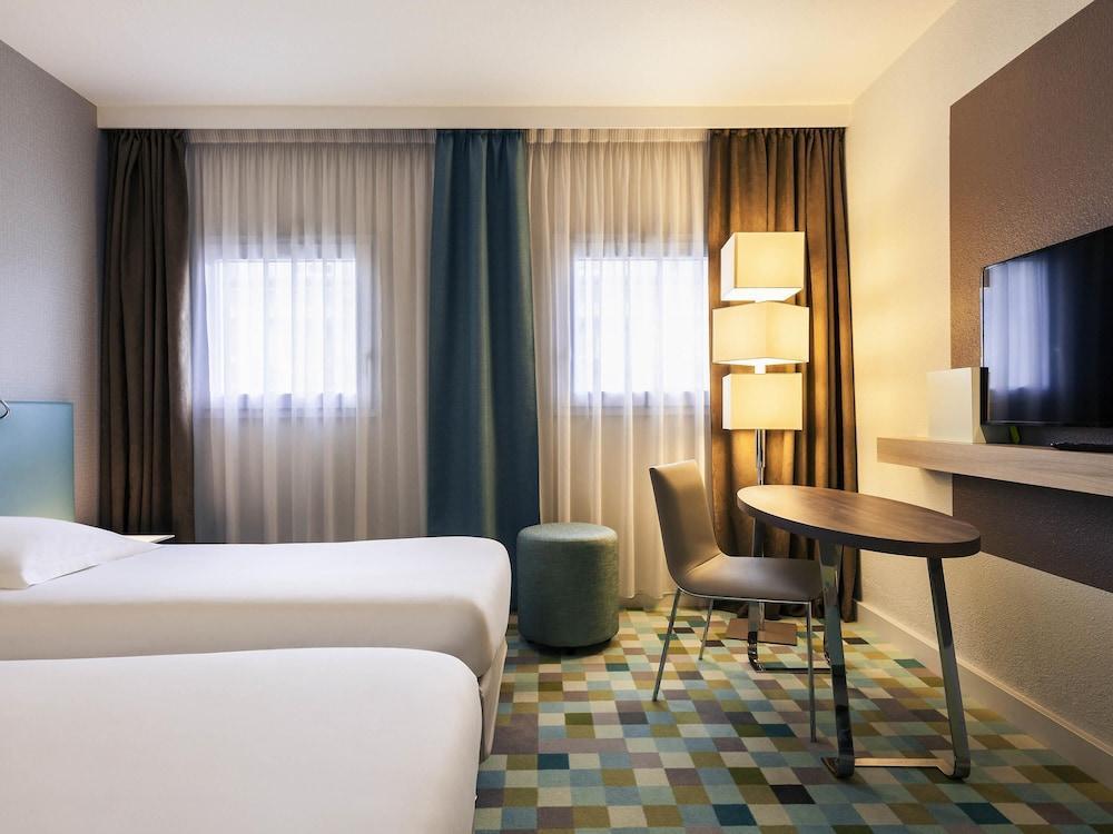 Hotel Mercure Marne la vall Room Type - Family Room, Multiple Beds