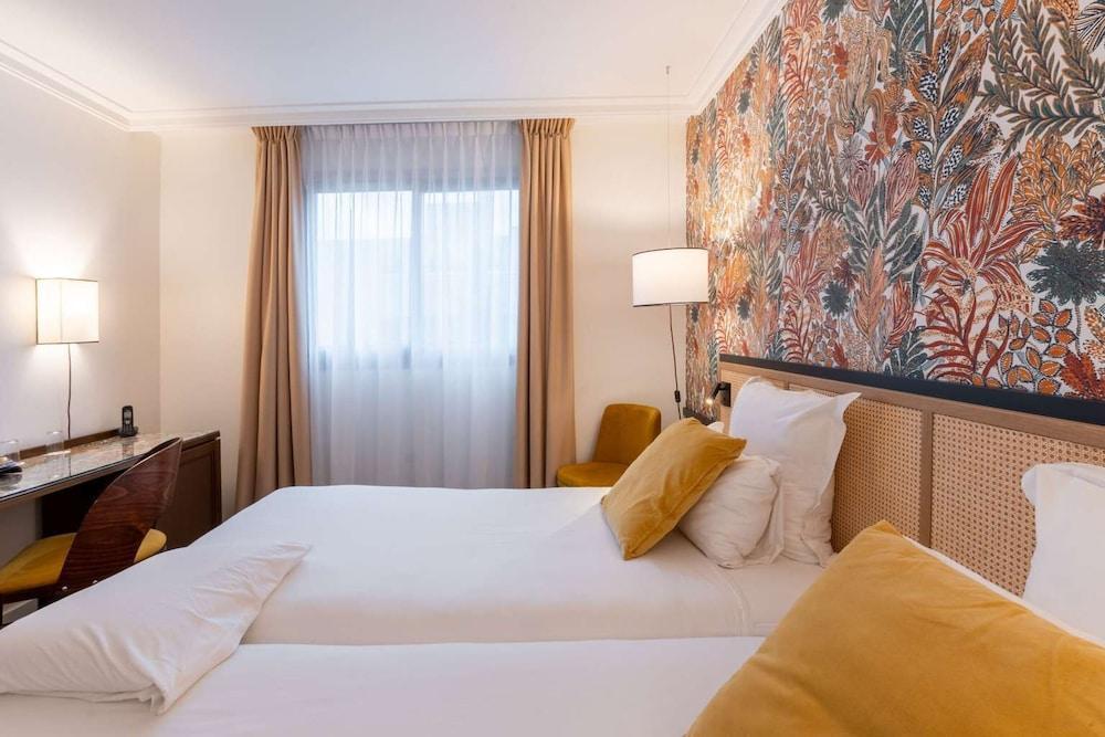 Hotel Mercure Paris Boulogne Pont de Saint Cloud - Tap to explore photos