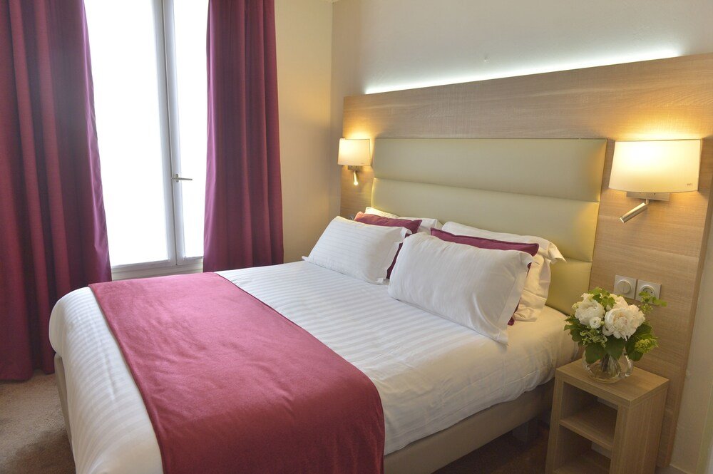 Hotel Unic Renoir Saint Germain - Tap to explore photos