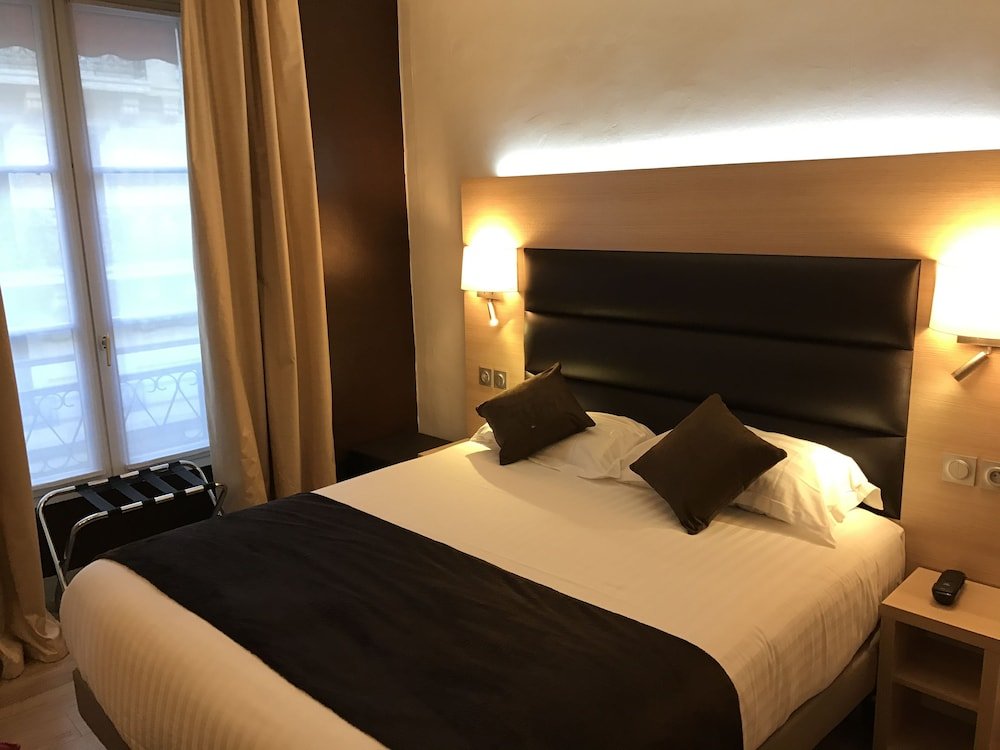 Unic Renoir Saint Germain Room Type - Standard Double or Twin Room