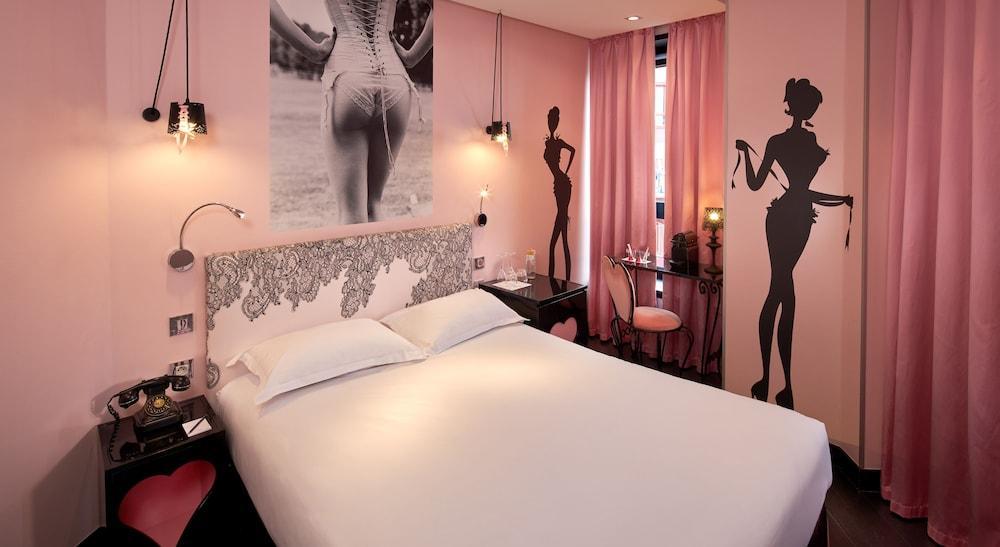 Vice Versa Room Type - Deluxe Room