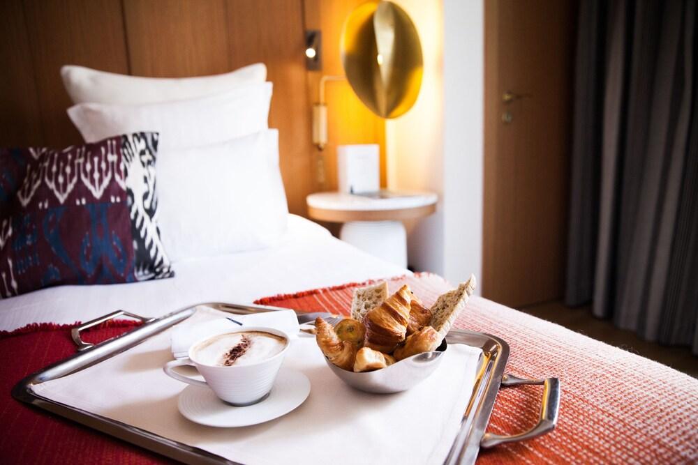 Hotel Vernet Room Type - Deluxe Room