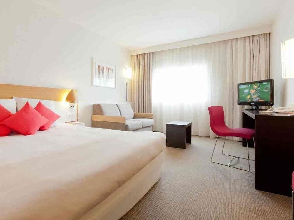 Novotel Paris Orly Rungis Room Type - Family Room, Multiple Beds (Classic) Novotel Paris Orly Rungis Room Type - Family Room, Multiple Beds (Classic)