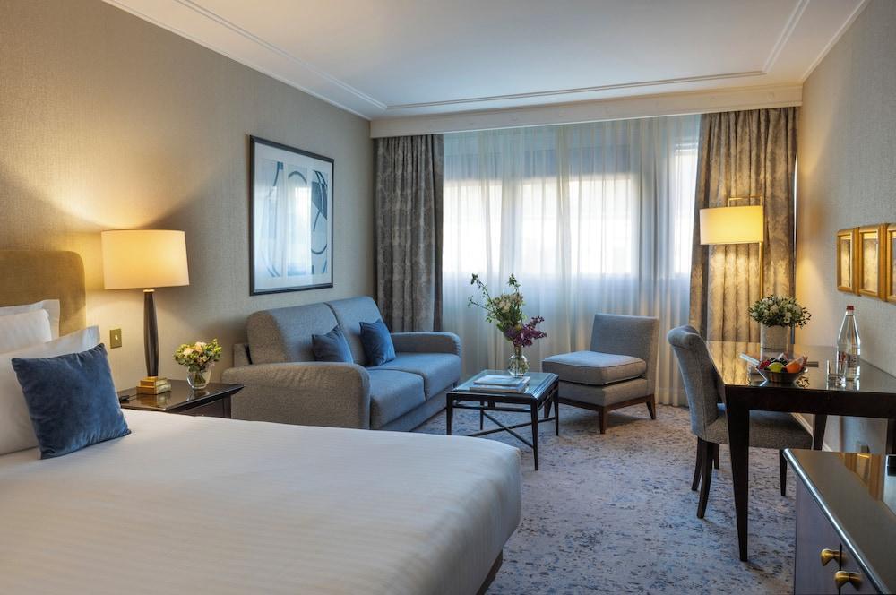 Warwick Champs-Elysées Paris Room Type - Executive Double or Twin Room