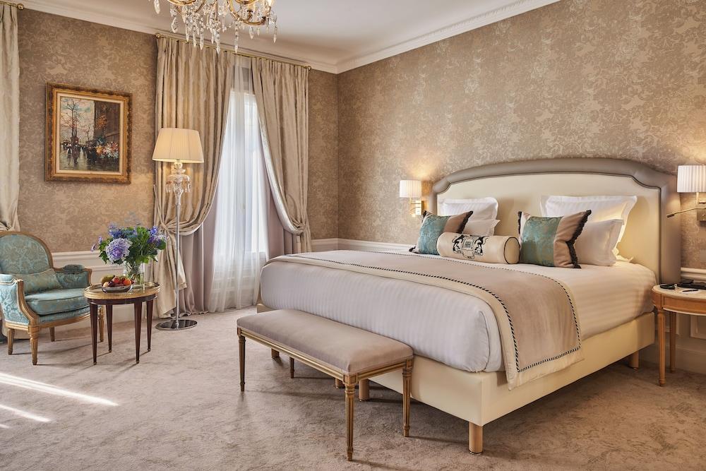 Hôtel Westminster Room Type - Prestige Suite - Rue de la Paix View