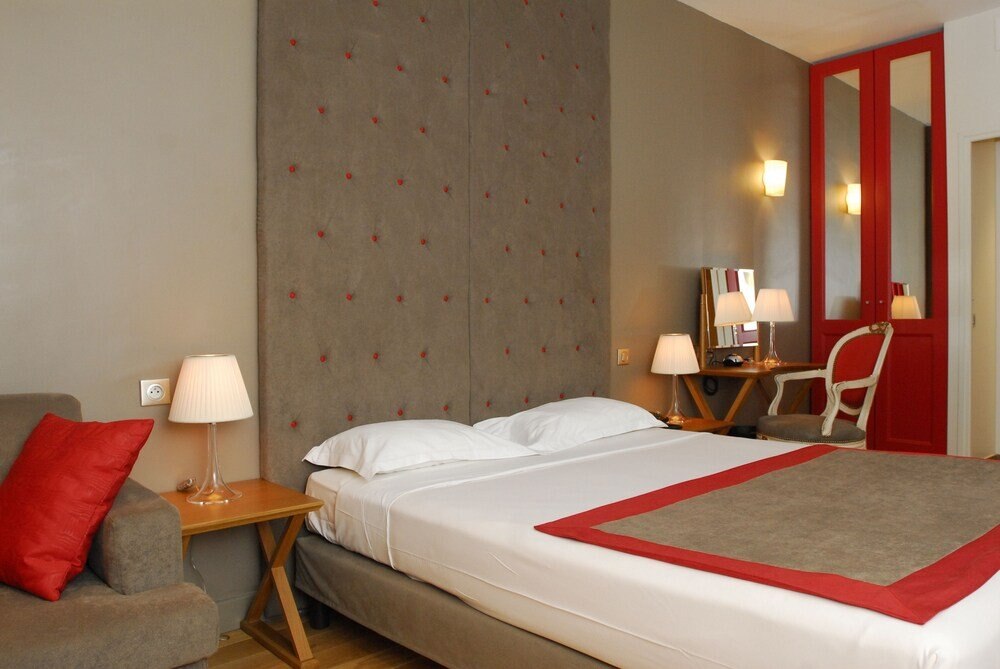 WHO - Windsor Hotel Opera Room Type - Superior Triple Room, Non Smoking