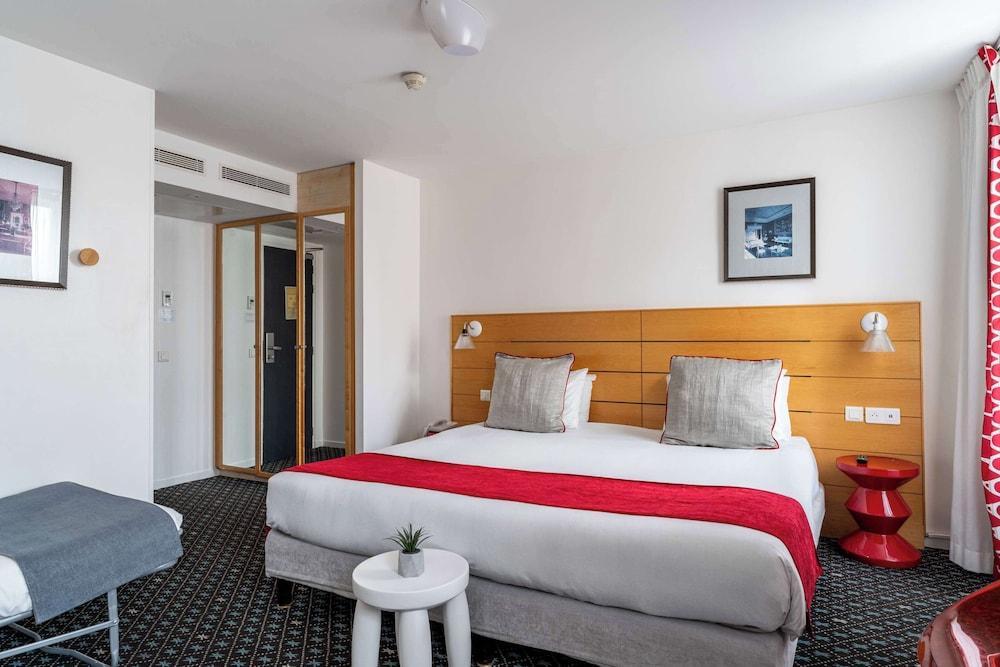 Hôtel Lorette - Astotel Room Type - Privilege Room - Complimentary soft minibar,courtesy tray, Chromecast and digital press