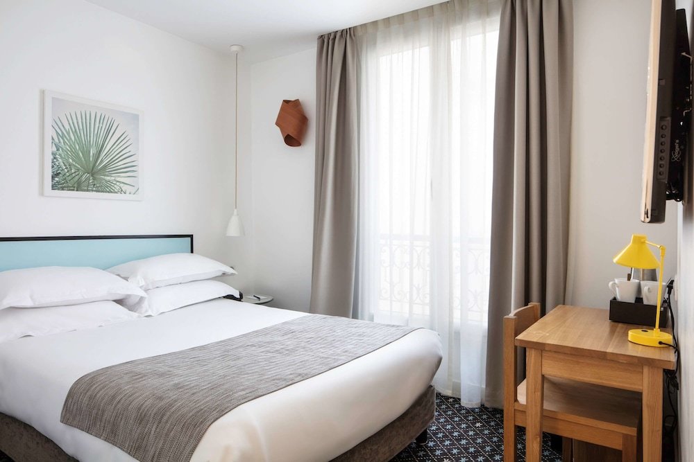 Hôtel Palm - Astotel Room Type - Family Room ( 2 Rooms) - Complimentary soft minibar,courtesy tray, Chromecast and digital press