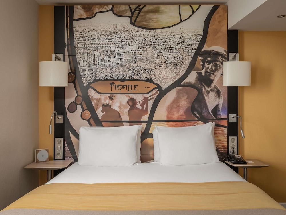 Mercure Paris 9 Pigalle Sacre-Coeur Room Type - 2 adjoining bedrooms with 2 double beds