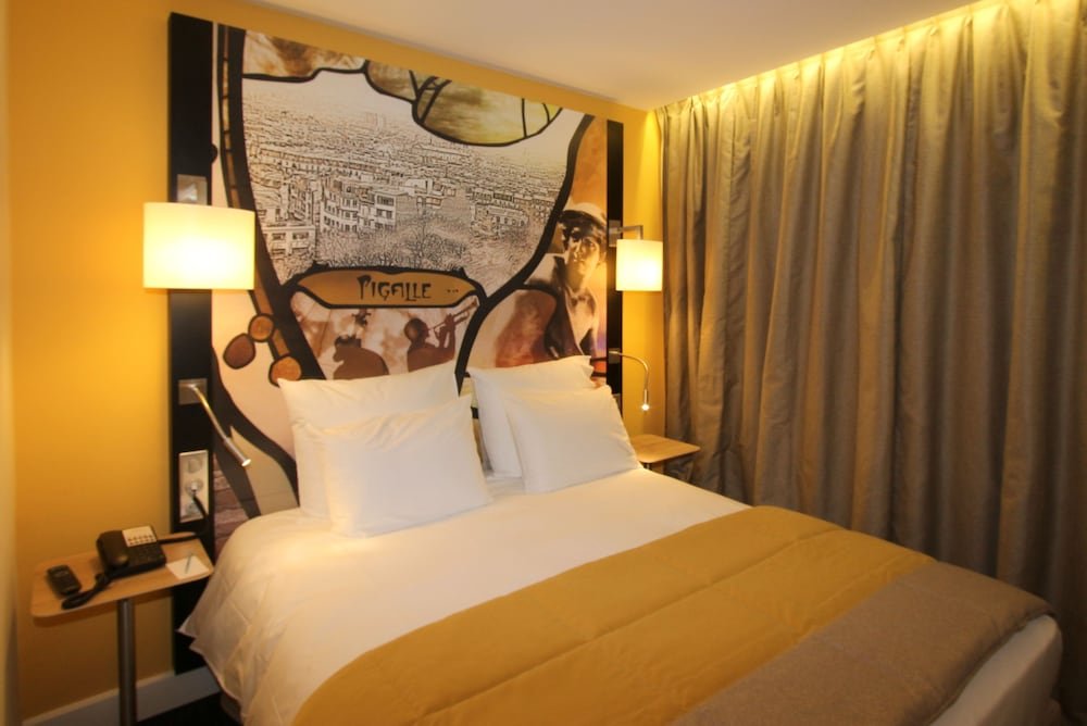 Mercure Paris 9 Pigalle Sacre-Coeur - Tap to explore photos