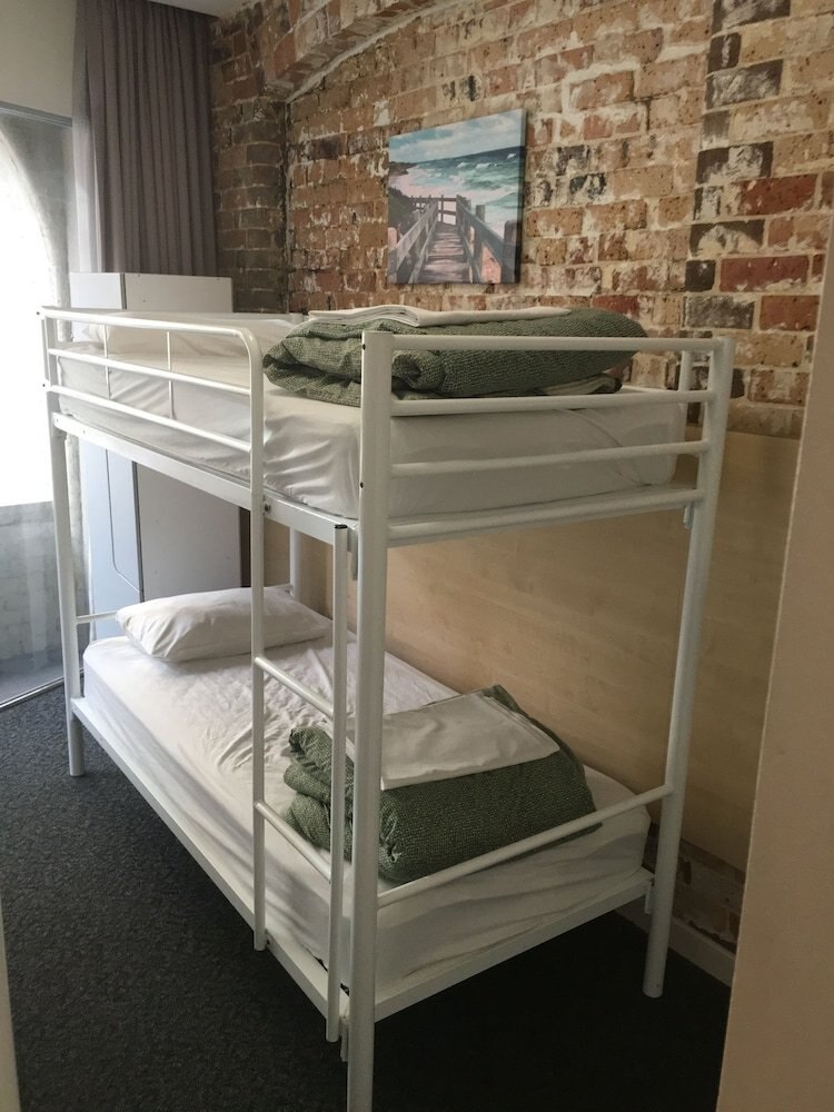 Nomads Sydney - Hostel Room Type - 6 Bed Dorm Room (Ensuite)