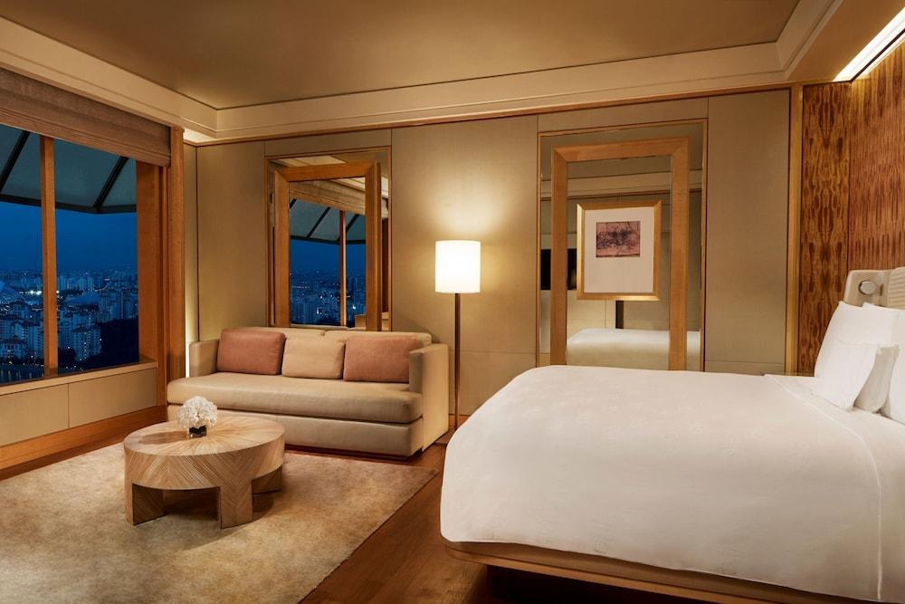 The Ritz-Carlton, Millenia Singapore Room Type - Deluxe Room, 1 King Bed, City View (Deluxe Kallang) The Ritz-Carlton, Millenia Singapore Room Type - Deluxe Room, 1 King Bed, City View (Deluxe Kallang)