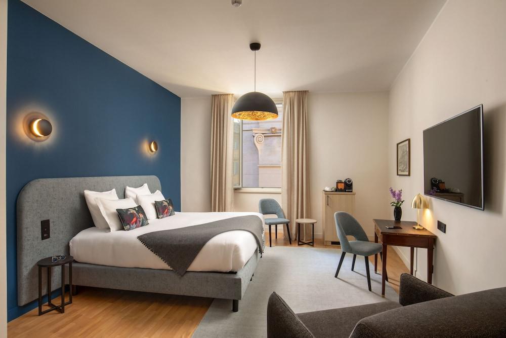 9Hotel Cesari Room Type - Family Triple Room