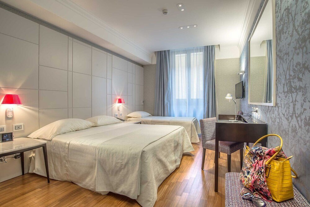 Albergo Del Senato Room Type - Triple Room Albergo Del Senato Room Type - Triple Room