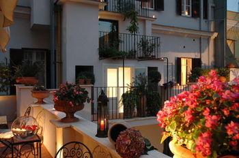 Hotel Alpi - Tap to explore photos
