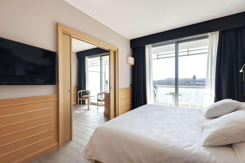 Occidental Aran Park Room Type - Junior Suite