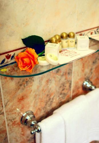 Hotel Artorius - Tap to explore photos