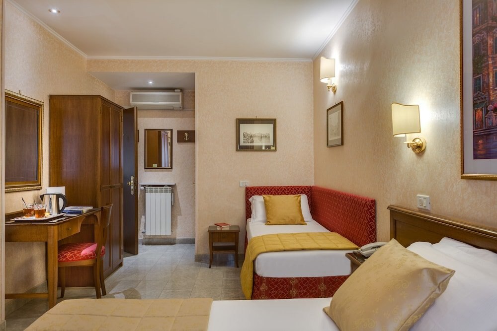 Hotel Silla Room Type - Triple Room