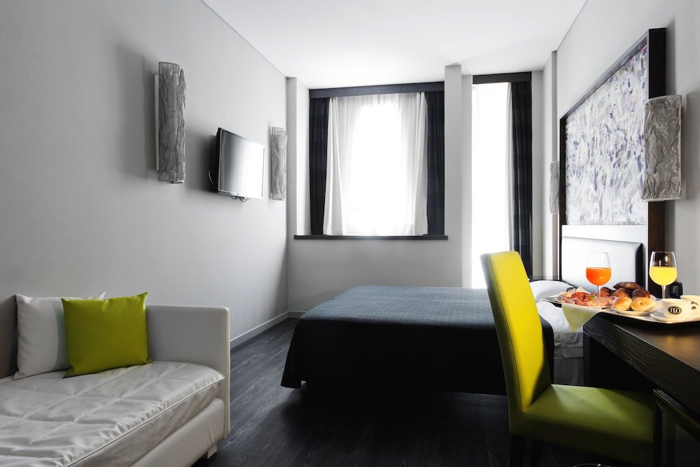 Twentyone Hotel Room Type - Standard Triple Room