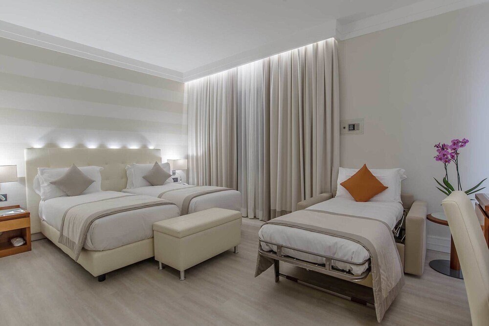 Hotel La Giocca Room Type - Superior Triple Room