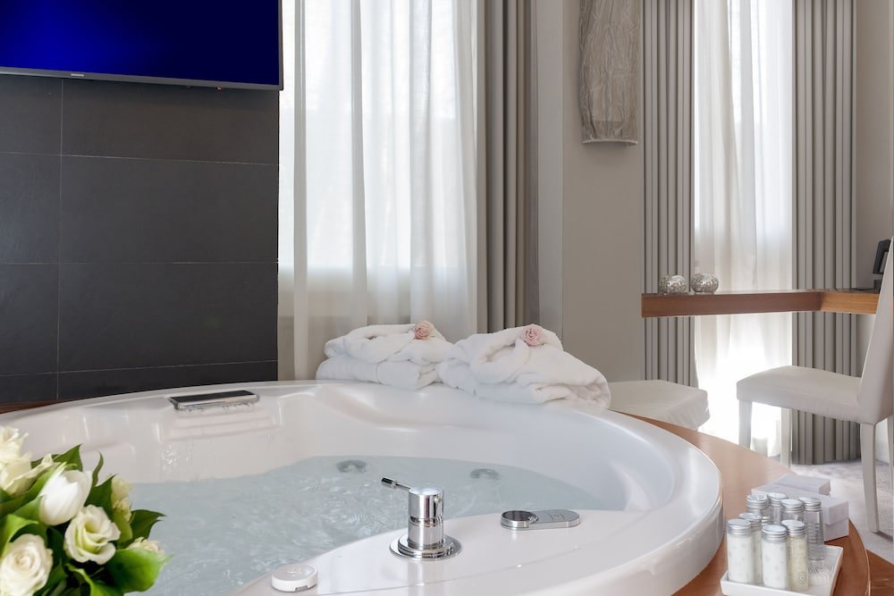Hotel Metropolis Room Type - Suite